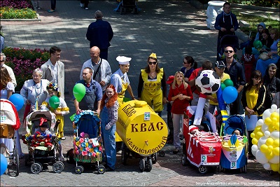 Парад-дефиле детских колясок