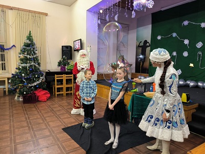 Детская деревня SOS Пушкин: репетиция Нового года с элементами научного шоу