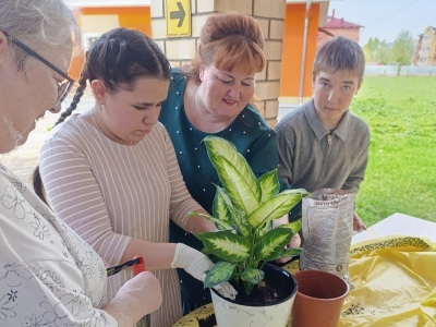 Цветы, стихи и объятья: как в Вологде встретились родные люди!