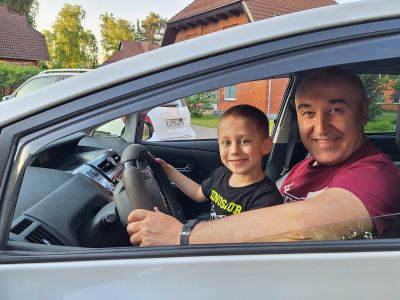 Как стать родителем и водителем: опыт папы десяти детей