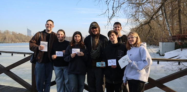 Вместо скучных лекций: почему в лагере SOS профессии пробуют руками