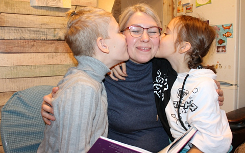 От «тёти» до «мамулечки»: истории о том, как дети нашли заветные слова для своих приёмных мам