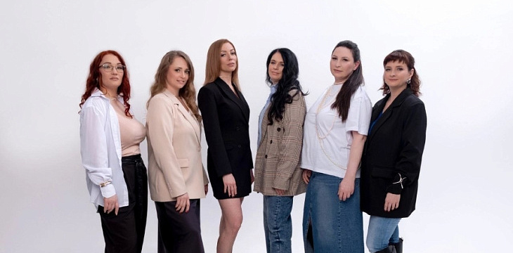 «Хочу, чтобы женщины стали чуточку счастливее»: как Юлия сохранила семью, обрела себя и теперь помогает другим «Хочу, чтобы женщины стали чуточку счастливее»: как Юлия сохранила семью, обрела себя и теперь помогает другим