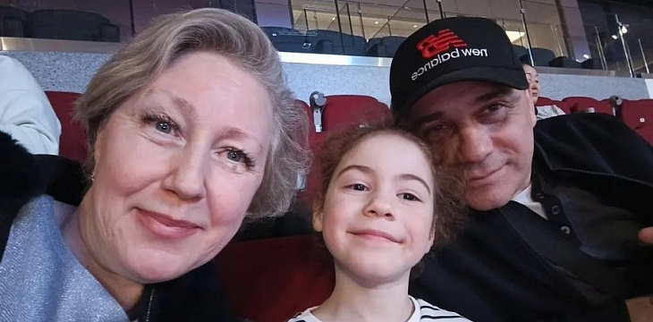 «Встреча с кумирами и семейные фото»: как приёмные семьи из Детской деревни SOS Пушкин провели выходной на фестивале блогеров