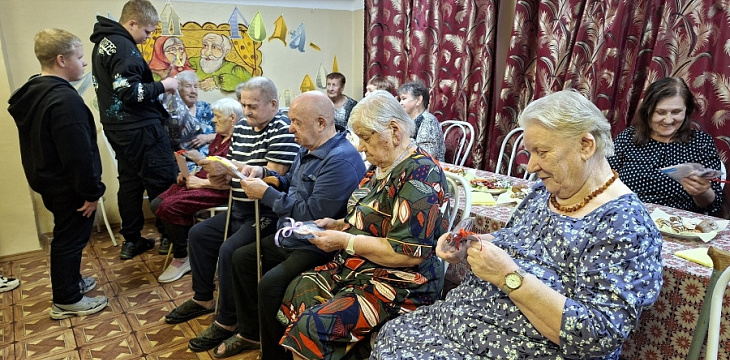 «Мы тоже знаем, что такое одиночество»: как ребята из приёмных семей поздравили бабушек и дедушек «Мы тоже знаем, что такое одиночество»: как ребята из приёмных семей поздравили бабушек и дедушек