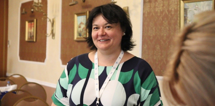 Семьесбережение вместо сиротства: как в России меняется помощь семьям в кризисе Семьесбережение вместо сиротства: как в России меняется помощь семьям в кризисе